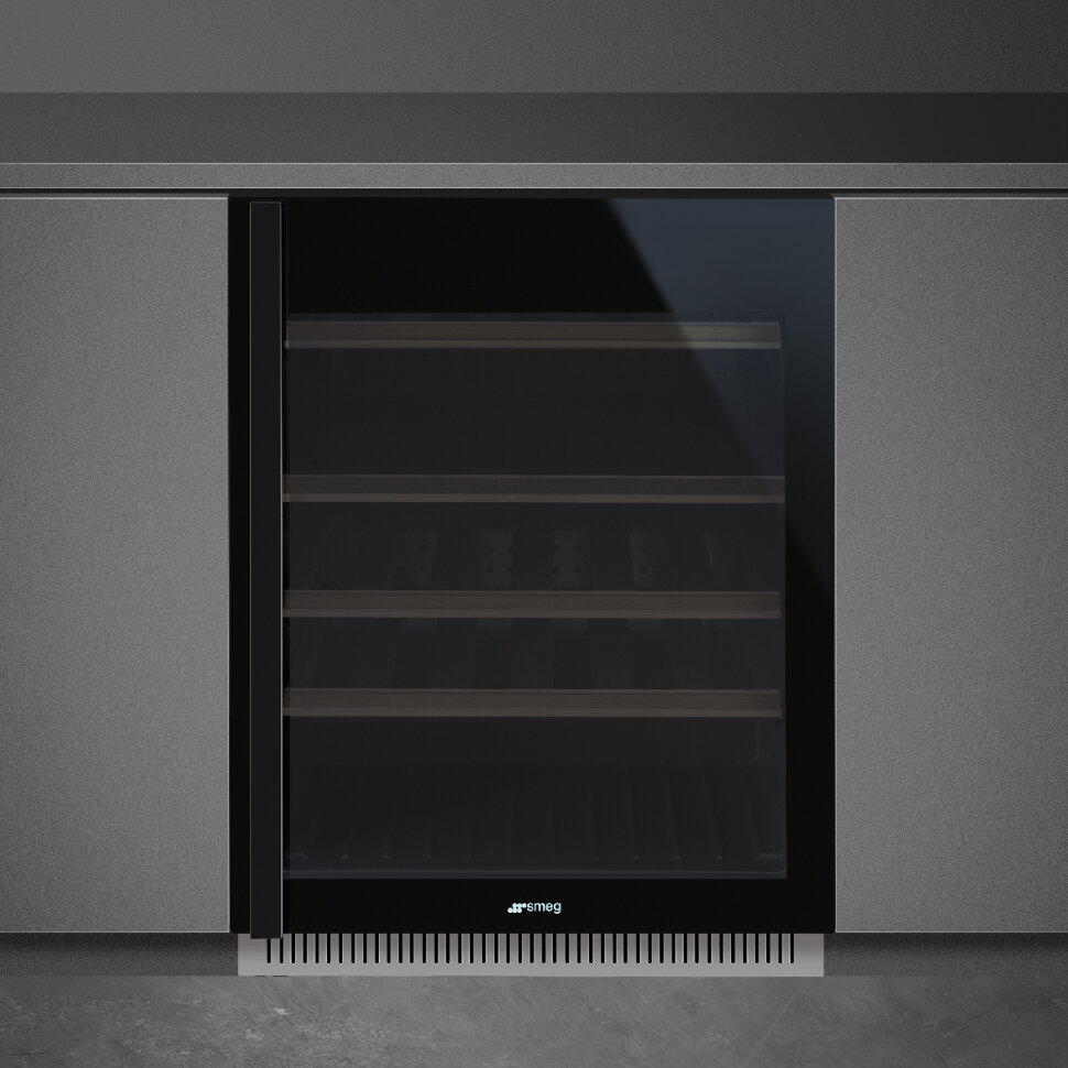 SMEG CVI638RN3 Холодильный шкаф для вина встраиваемый, высота 82 см, петли справа, черное стекло.