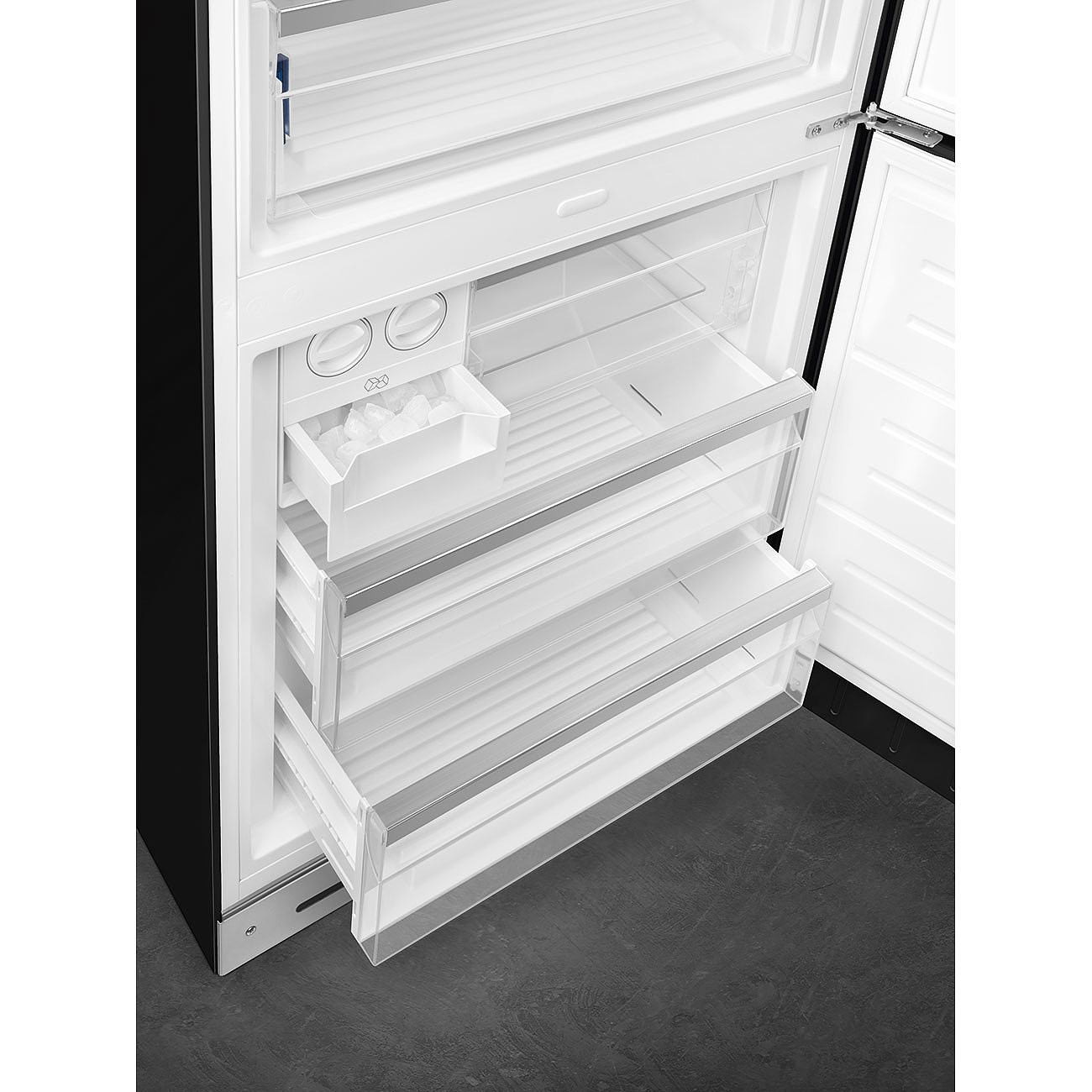 SMEG FAB38RBL5 Отдельностоящий двухдверный холодильник, стиль 50-х годов, 70 см, черный, No-frost, петли справа