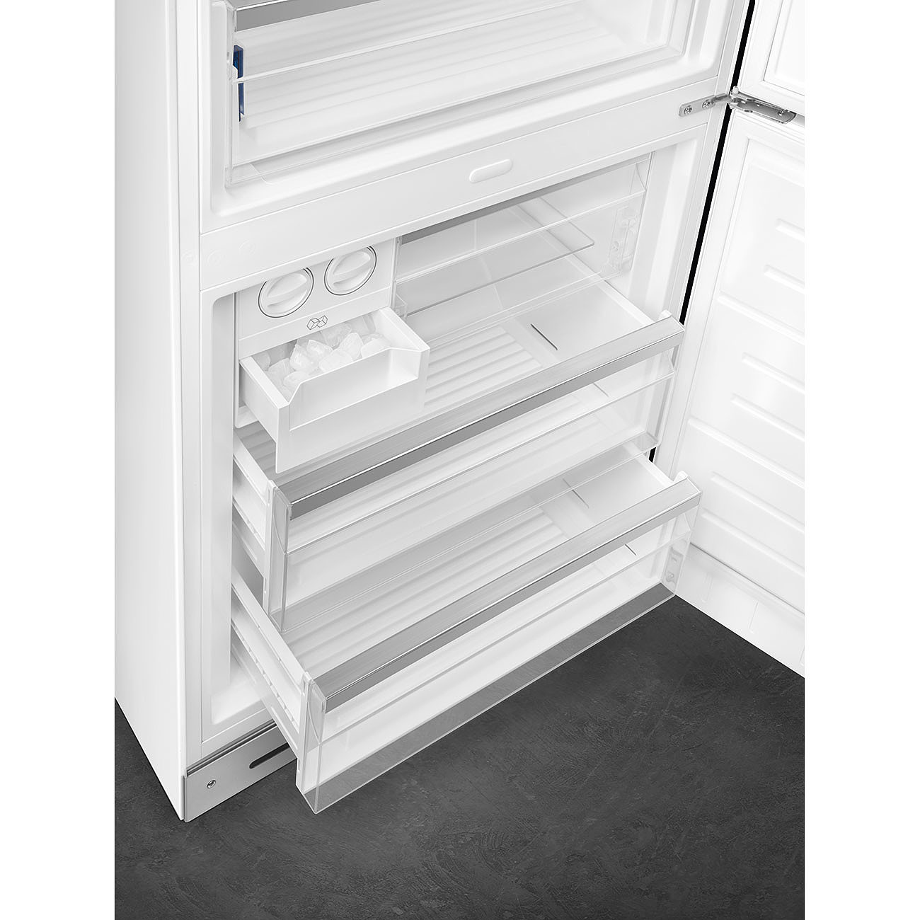 SMEG FAB38RWH5 Отдельностоящий двухдверный холодильник, стиль 50-х годов, 70 см, белый, No-frost, петли справа