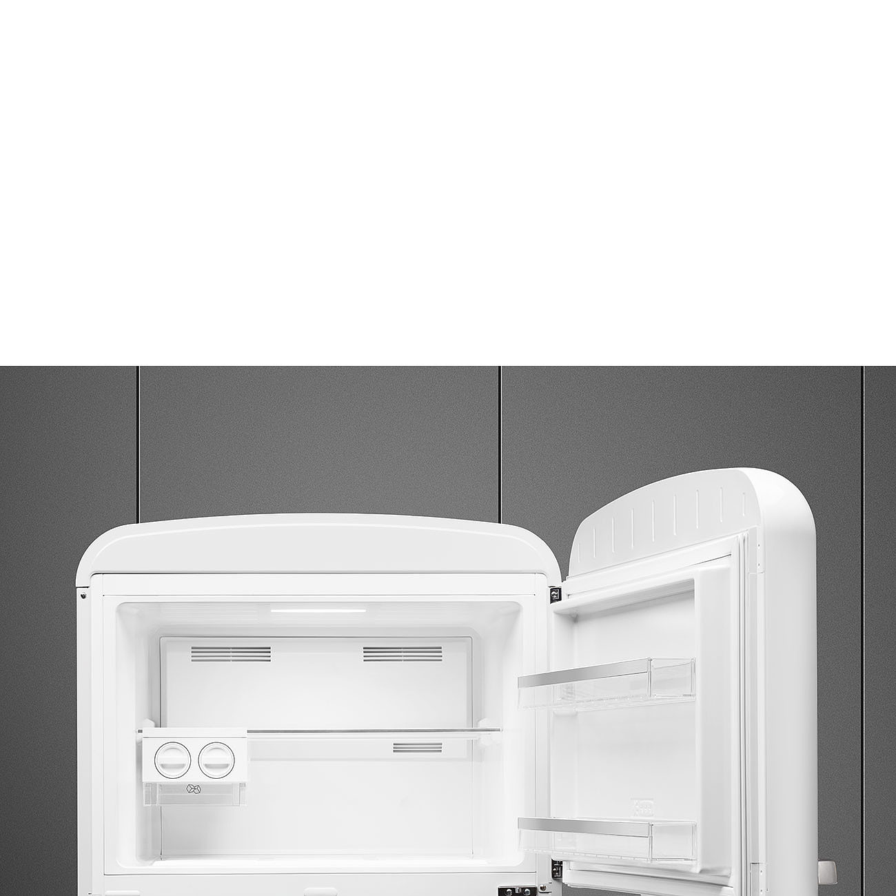 SMEG FAB50RWH5 Отдельностоящий двухдверный холодильник,стиль 50-х годов, 80 см, белый, петли справа