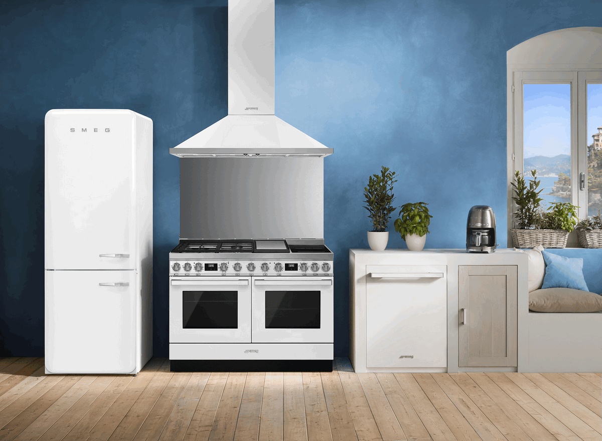 SMEG FAB38RWH5 Отдельностоящий двухдверный холодильник, стиль 50-х годов, 70 см, белый, No-frost, петли справа