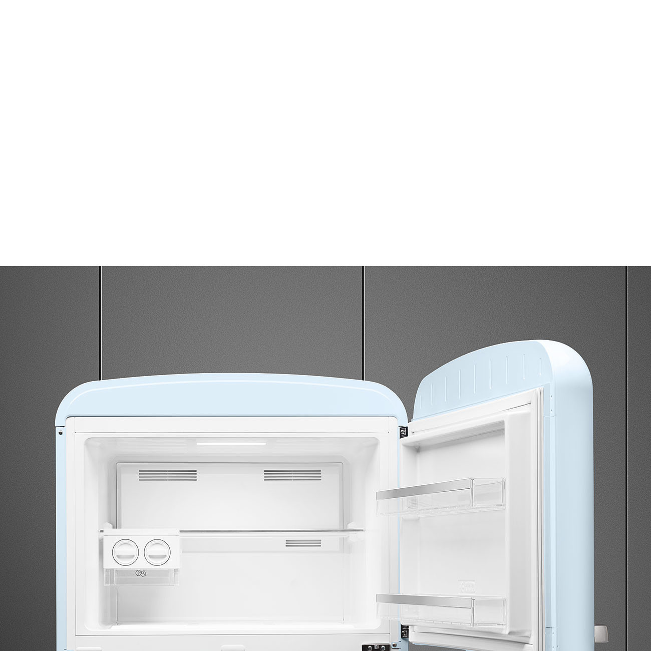 SMEG FAB50RPB5  Отдельностоящий двухдверный холодильник, стиль 50-х годов, 80 см, пастельный голубой, No-frost, петли справа