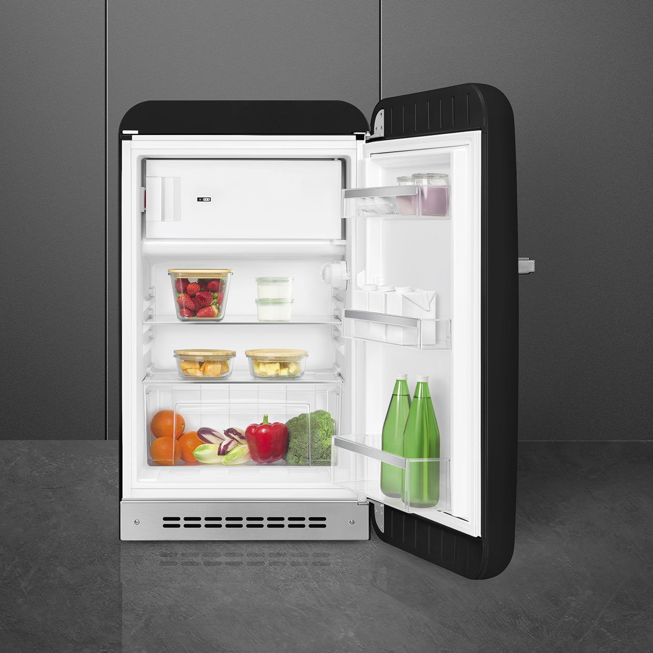SMEG FAB10RBL5 Отдельностоящий однодверный холодильник, стиль 50-х годов, 54,5 см, черный, петли справа