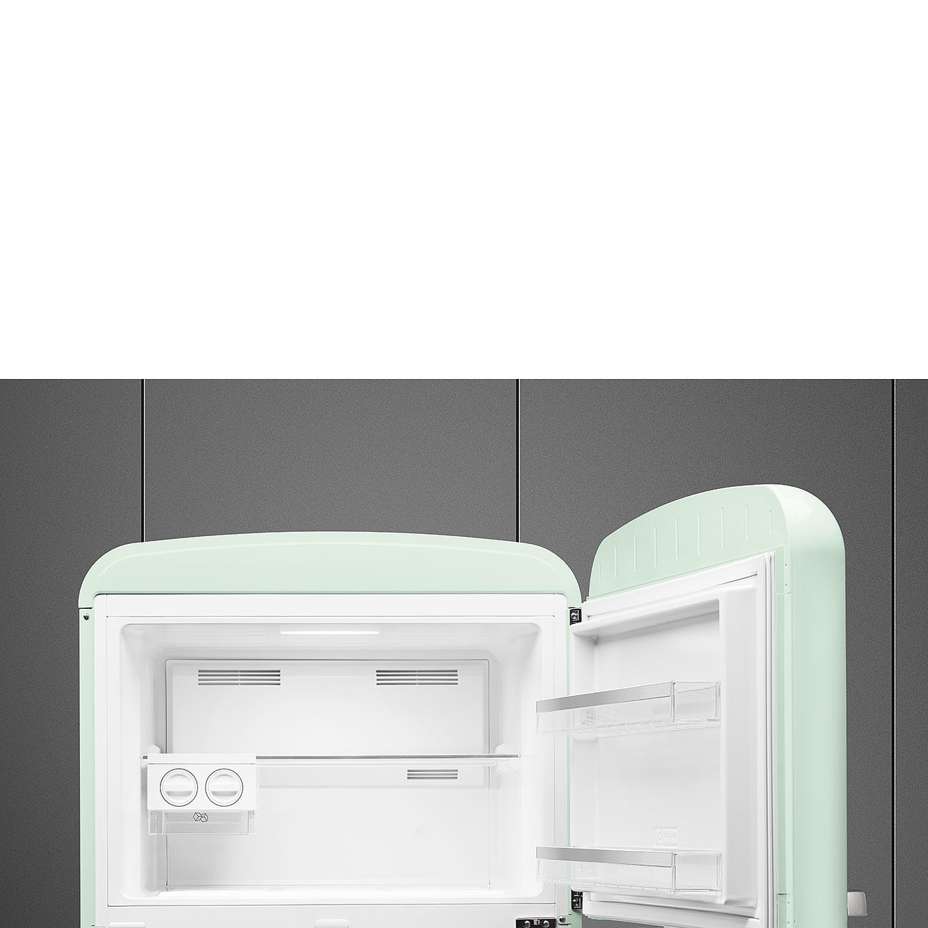 SMEG FAB50RPG5 Отдельностоящий двухдверный холодильник,стиль 50-х годов, 80 см, пастельный зеленый, No-frost, петли справа