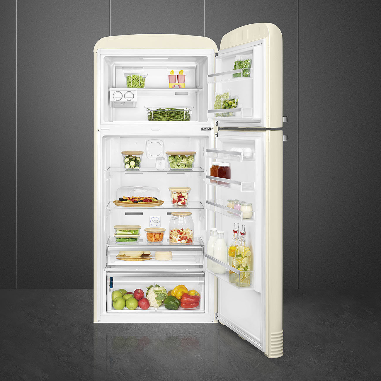 SMEG FAB50RCR5  Отдельностоящий двухдверный холодильник,стиль 50-х годов, 80 см, кремовый, No-frost, петли справа
